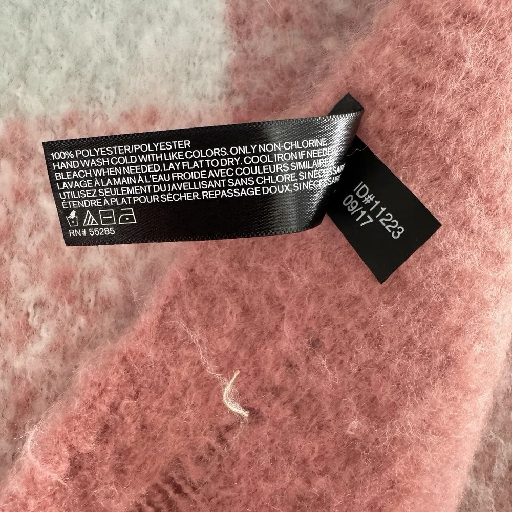 Express Classic Plaid White Pink Blanket Scarf‎ Fringe Fuzzy Wrap Large One Size